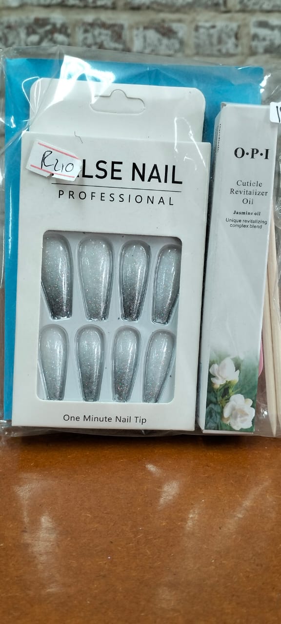 Press on nail set 19