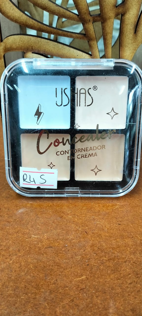 Usha Concealer pallet with blue