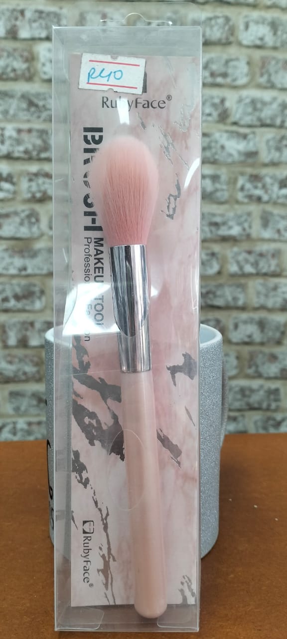 Ruby face make up brush PK06L